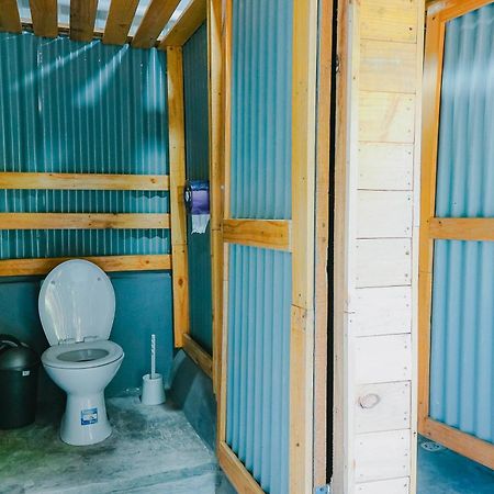 Kokos Hostel Padang City Luaran gambar
