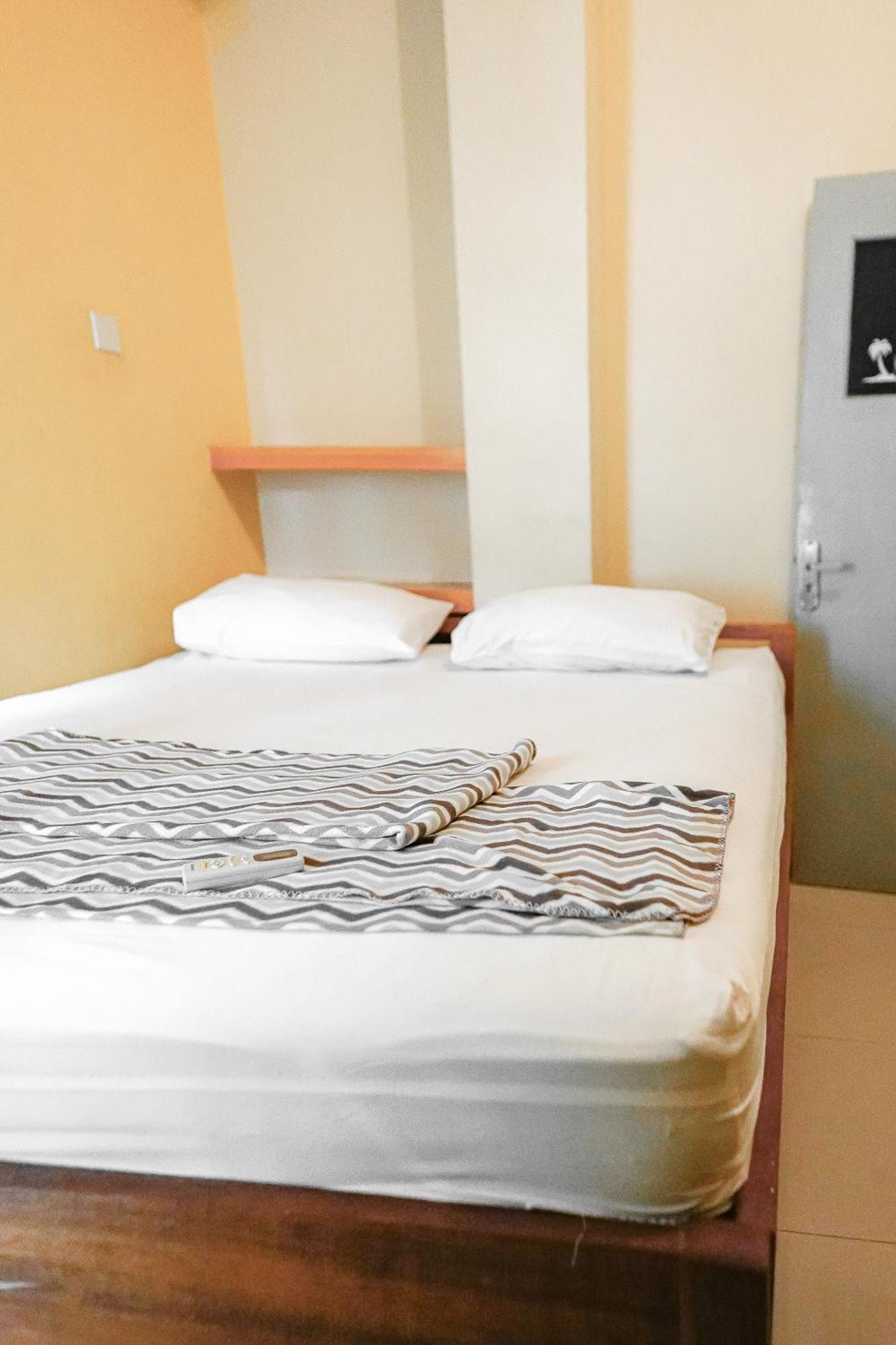 Kokos Hostel Padang City Luaran gambar