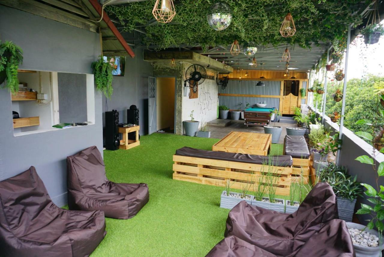 Kokos Hostel Padang City Luaran gambar