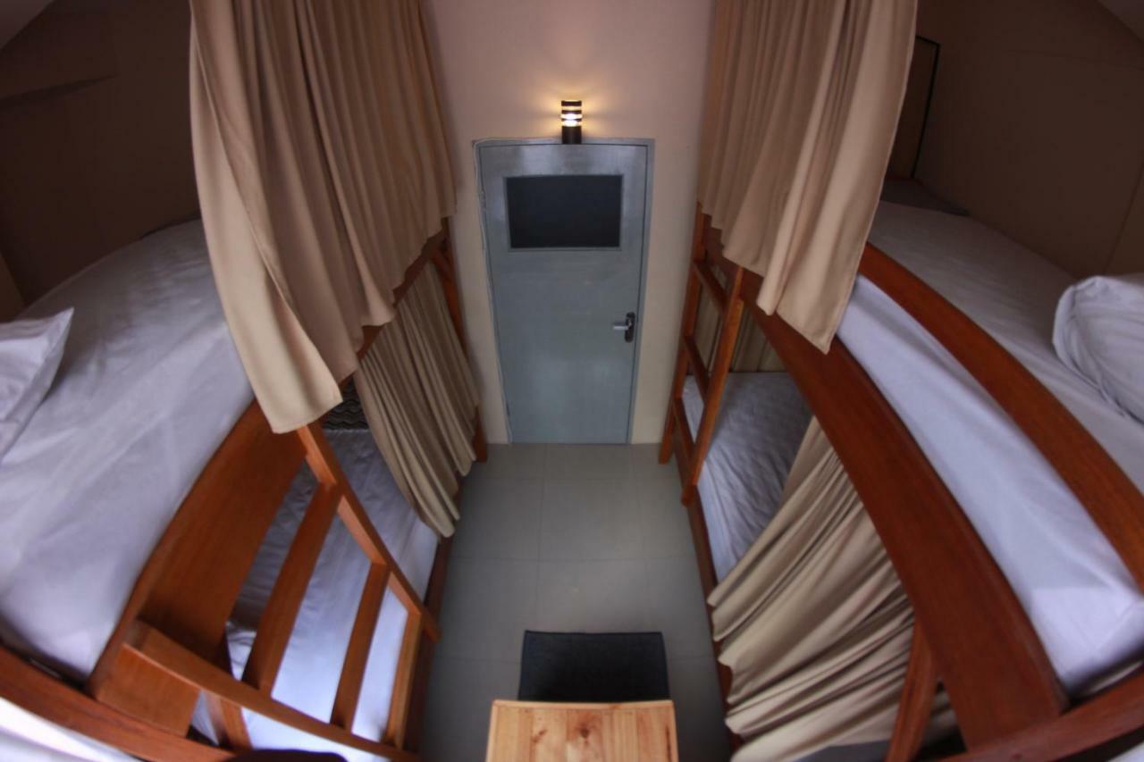 Kokos Hostel Padang City Luaran gambar